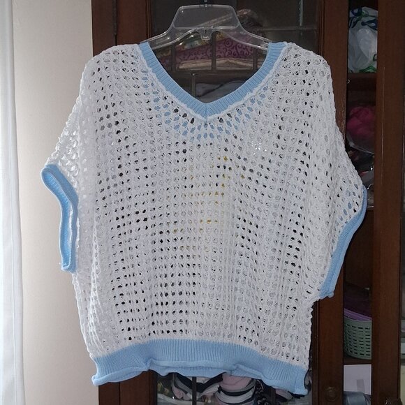 Crochet Top with Sky Blue Trim & Yellow Flower Design NEW - Picture 6 of 9
